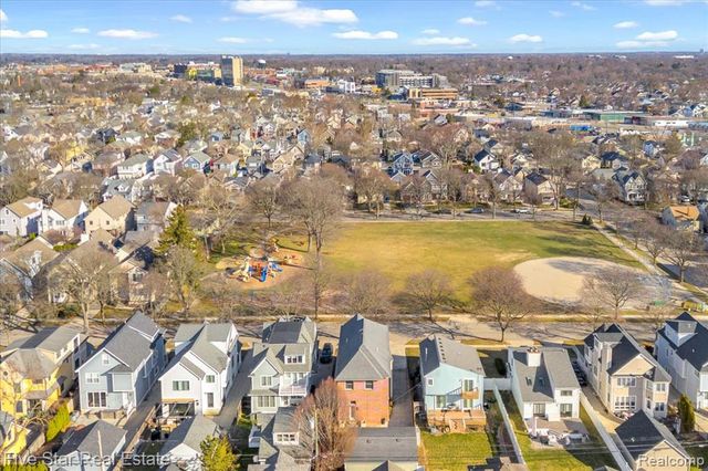 960 Davis Avenue, Birmingham, MI 48009