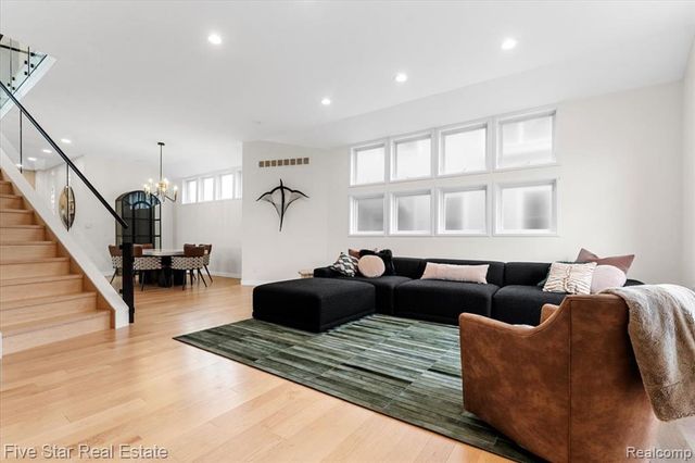 960 Davis Avenue, Birmingham, MI 48009