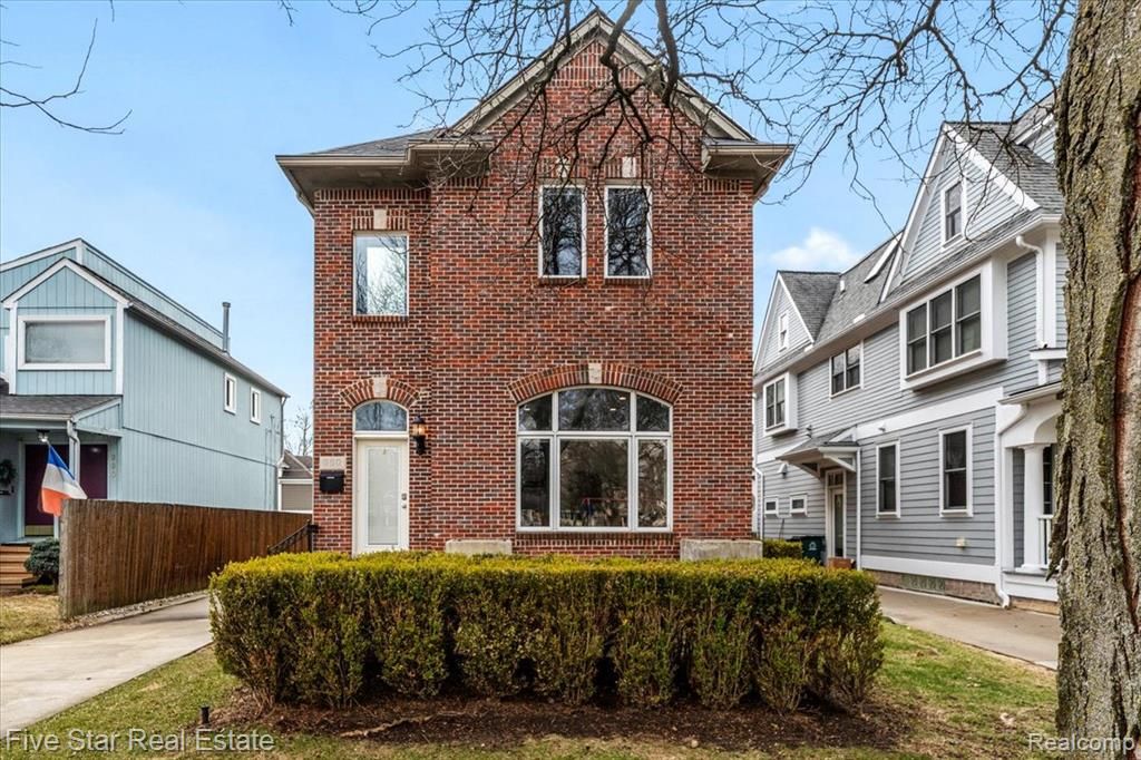 960 Davis Avenue, Birmingham, MI 48009