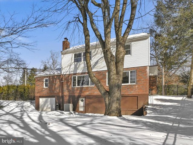 109 E PINE ST, Ephrata, PA 17522