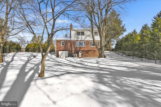 109 E PINE ST, Ephrata, PA 17522