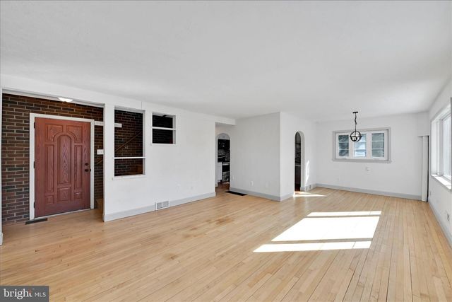 109 E PINE ST, Ephrata, PA 17522