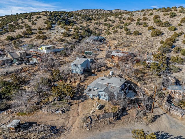 2 Grasshopper Road, Madrid, NM 87010