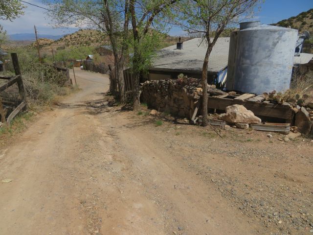 2 Grasshopper Road, Madrid, NM 87010