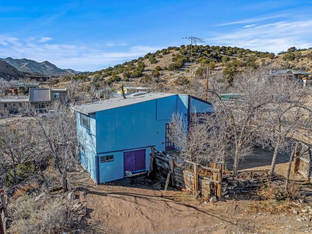 2 Grasshopper Road, Madrid, NM 87010