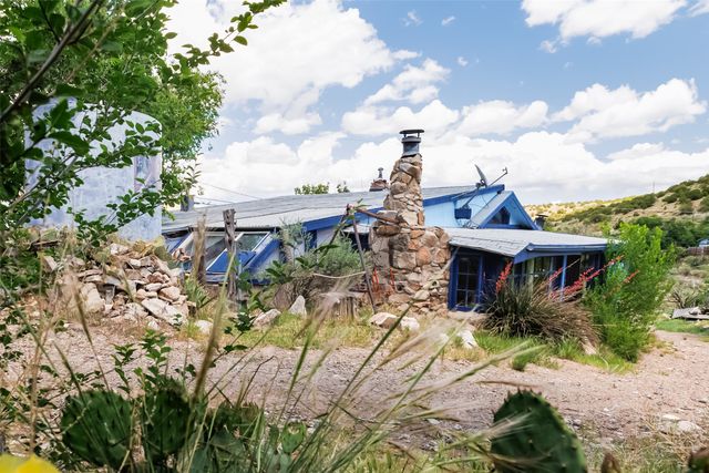 2 Grasshopper Road, Madrid, NM 87010