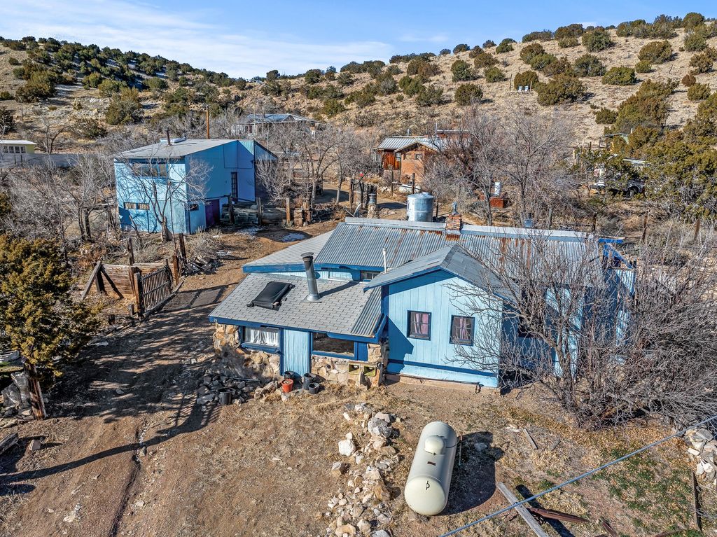 2 Grasshopper Road, Madrid, NM 87010