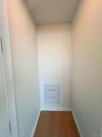 35-32 Leavitt Street 11M, Flushing, NY 11354