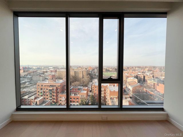 35-32 Leavitt Street 11M, Flushing, NY 11354