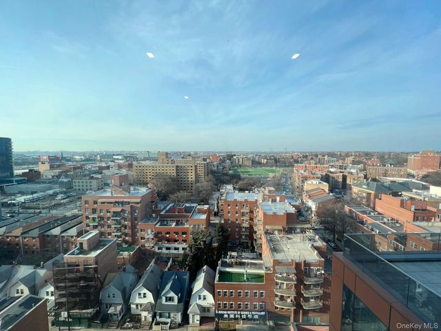 35-32 Leavitt Street 11M, Flushing, NY 11354