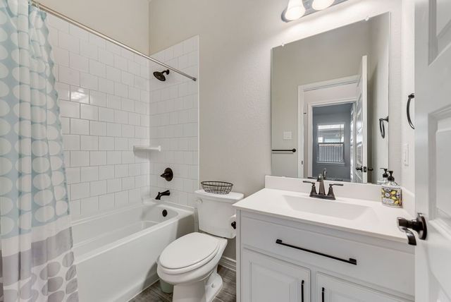 2631 Askern Court, Grand Prairie, TX 75052