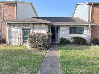 6439 S Briar Bayou Drive, Houston, TX 77072