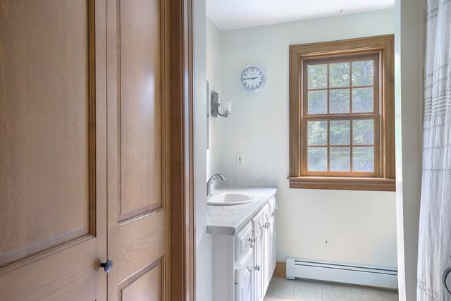 28 Mathews Road, Henniker, NH 03242