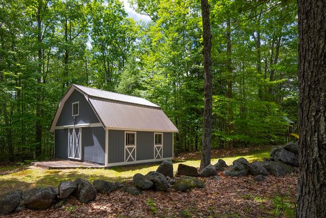 28 Mathews Road, Henniker, NH 03242