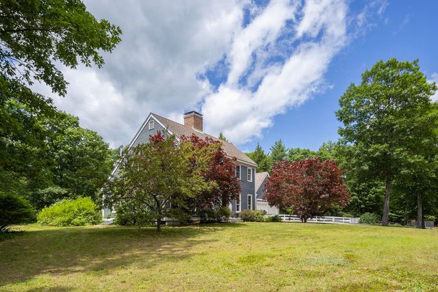 28 Mathews Road, Henniker, NH 03242