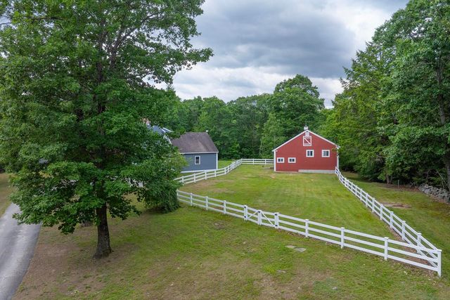 28 Mathews Road, Henniker, NH 03242