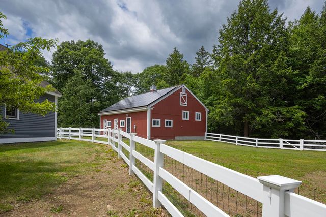 28 Mathews Road, Henniker, NH 03242