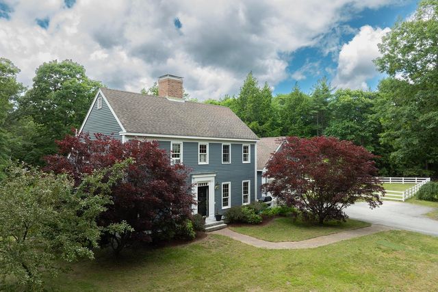 28 Mathews Road, Henniker, NH 03242