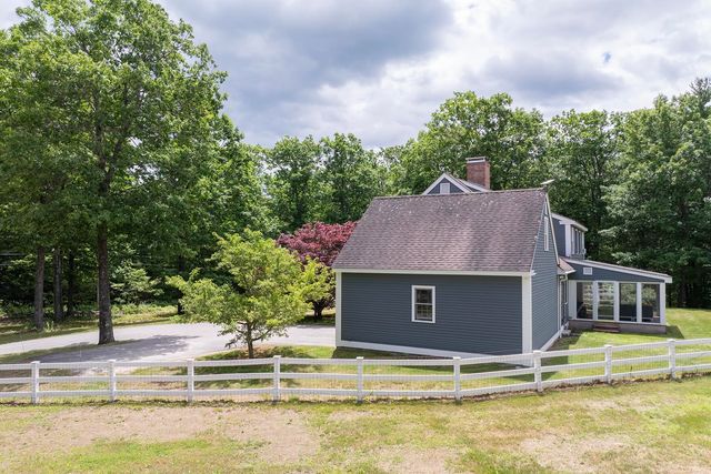 28 Mathews Road, Henniker, NH 03242