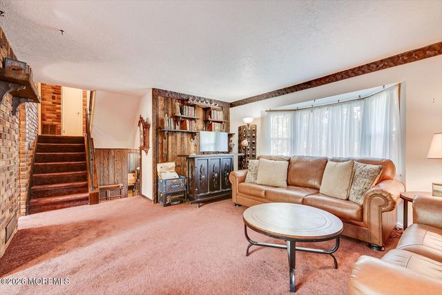 25 Hill Road, Edison, NJ 08817