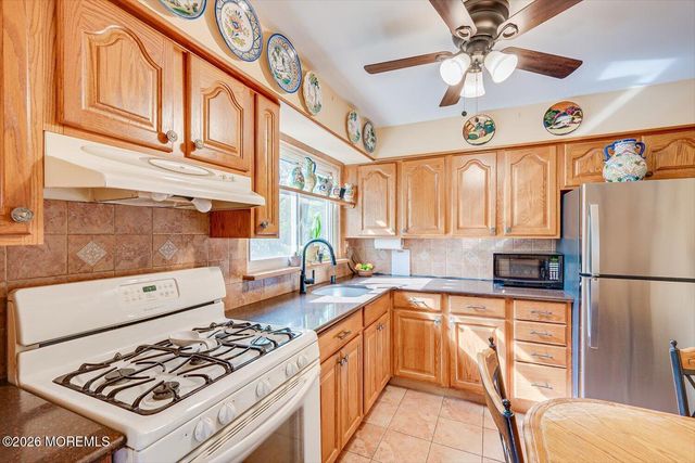25 Hill Road, Edison, NJ 08817