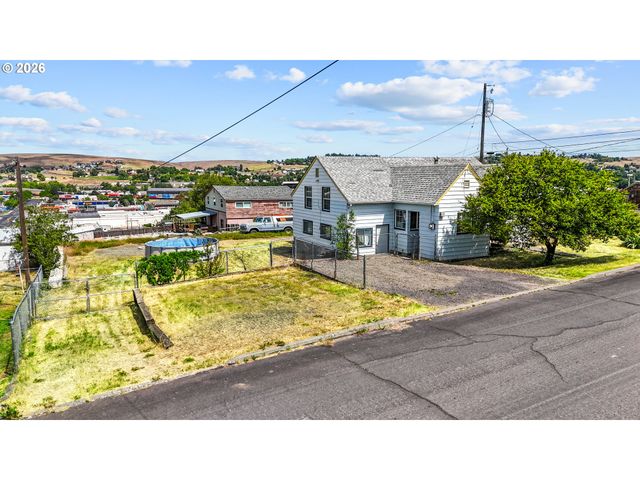 1901 Sw GOODWIN Ave, Pendleton, OR 97801