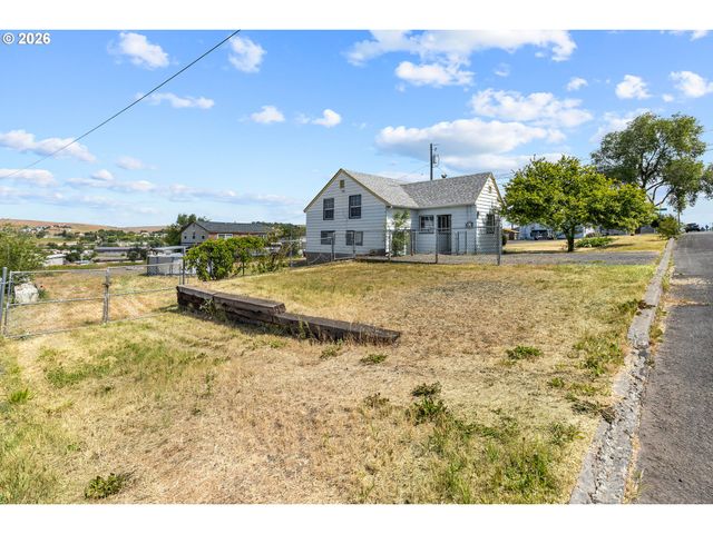 1901 Sw GOODWIN Ave, Pendleton, OR 97801