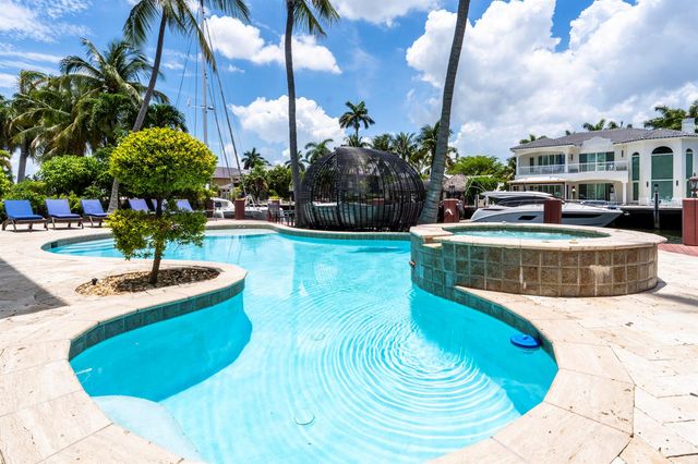 7 Pelican Drive, Fort Lauderdale, FL 33301