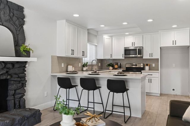 6410 Rolling Way, Carmichael, CA 95608