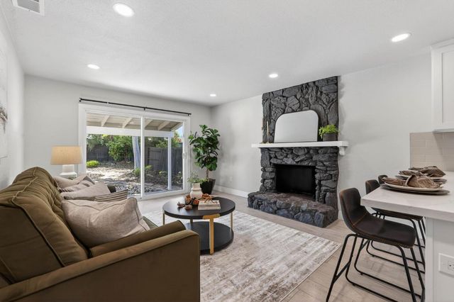 6410 Rolling Way, Carmichael, CA 95608