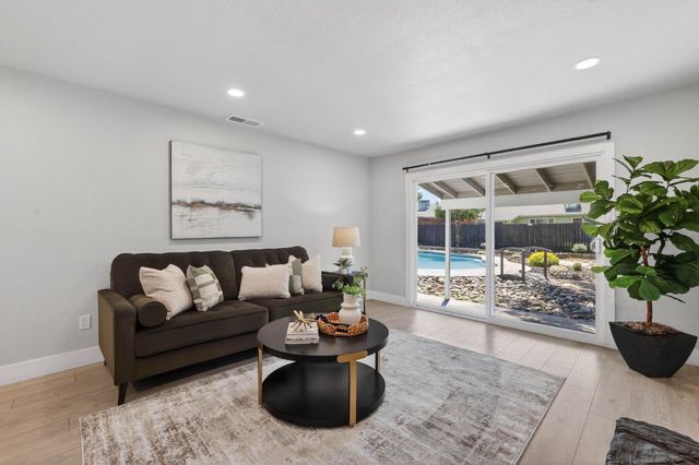 6410 Rolling Way, Carmichael, CA 95608