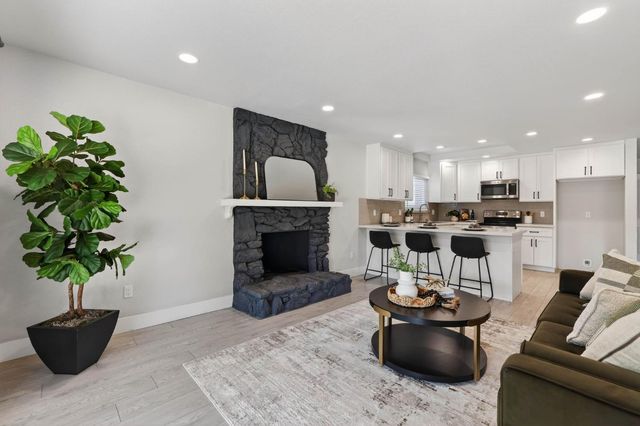 6410 Rolling Way, Carmichael, CA 95608