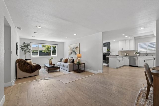 6410 Rolling Way, Carmichael, CA 95608