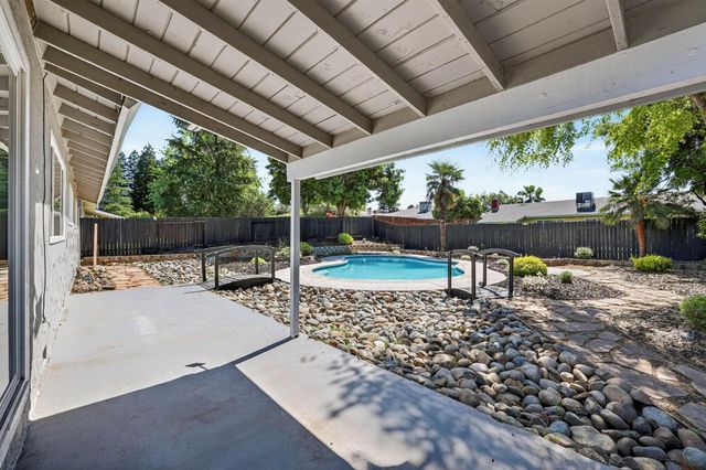 6410 Rolling Way, Carmichael, CA 95608