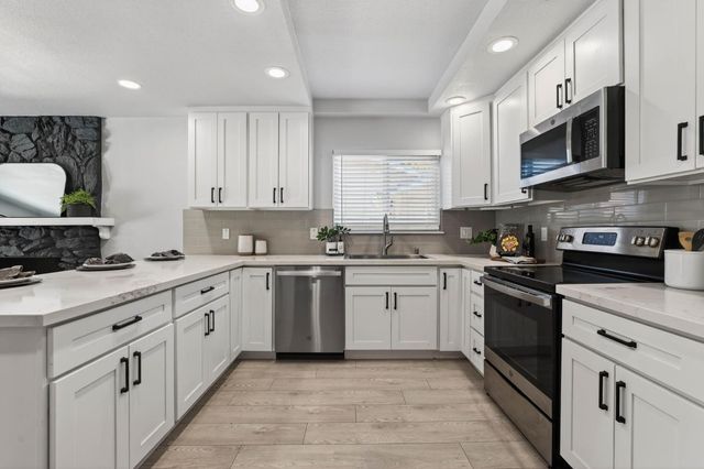 6410 Rolling Way, Carmichael, CA 95608