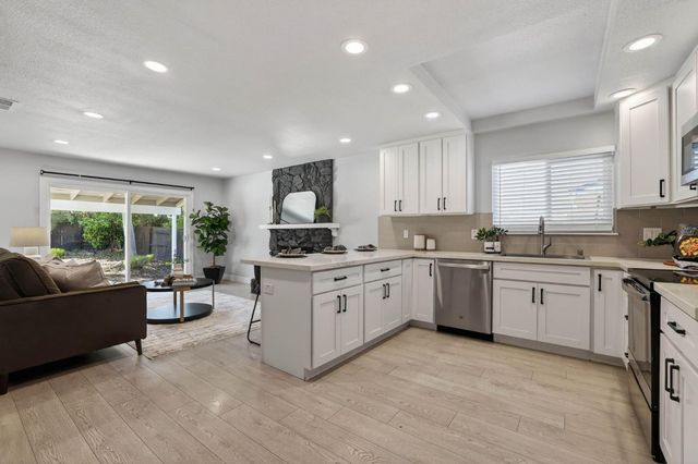 6410 Rolling Way, Carmichael, CA 95608