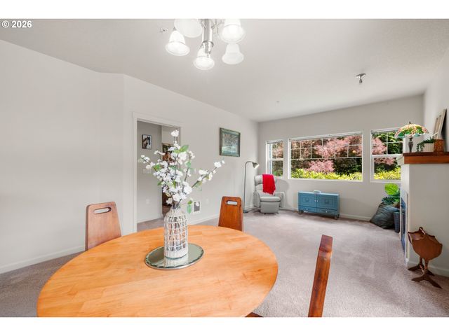 10834 Ne HOLLY St, Hillsboro, OR 97006