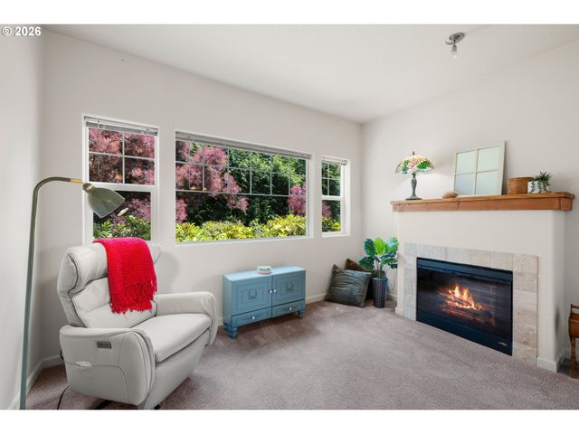 10834 Ne HOLLY St, Hillsboro, OR 97006