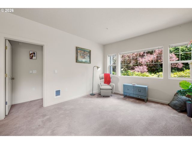 10834 Ne HOLLY St, Hillsboro, OR 97006