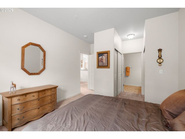 10834 Ne HOLLY St, Hillsboro, OR 97006