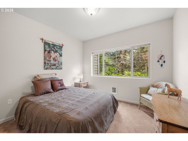10834 Ne HOLLY St, Hillsboro, OR 97006