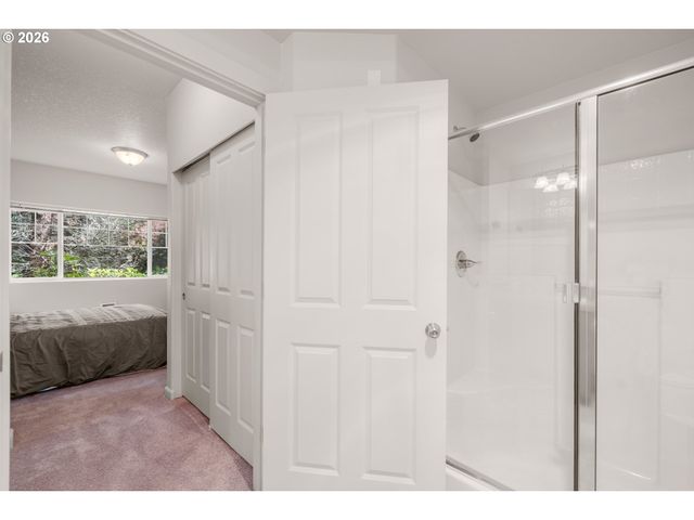 10834 Ne HOLLY St, Hillsboro, OR 97006
