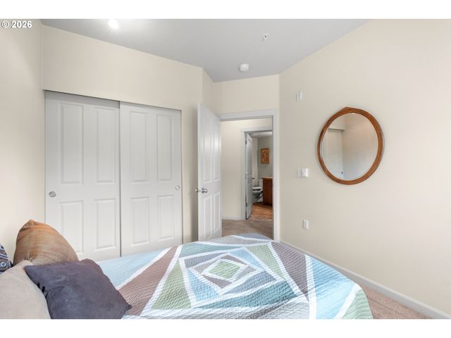 10834 Ne HOLLY St, Hillsboro, OR 97006