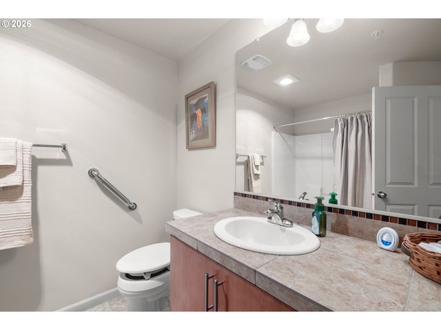 10834 Ne HOLLY St, Hillsboro, OR 97006