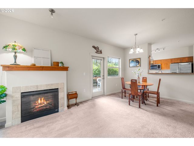 10834 Ne HOLLY St, Hillsboro, OR 97006