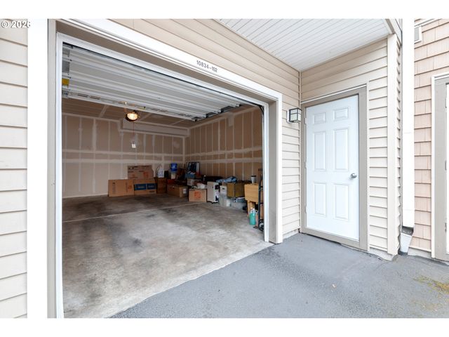 10834 Ne HOLLY St, Hillsboro, OR 97006