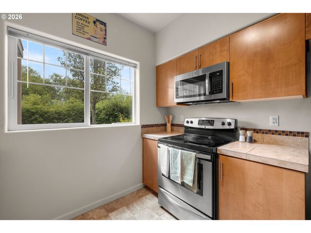 10834 Ne HOLLY St, Hillsboro, OR 97006