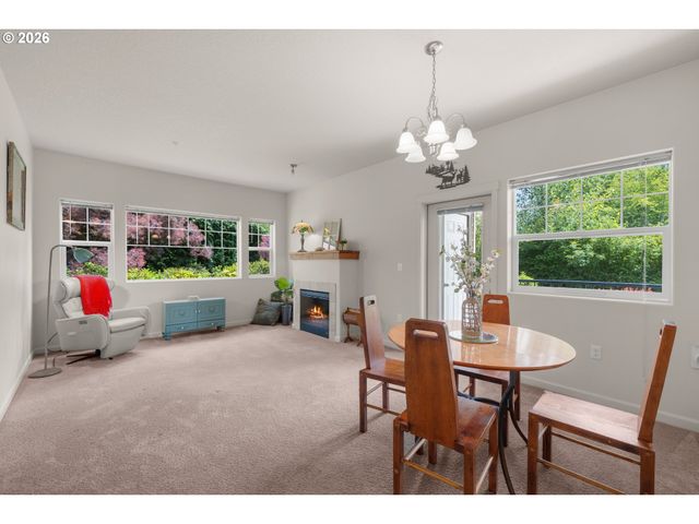 10834 Ne HOLLY St, Hillsboro, OR 97006