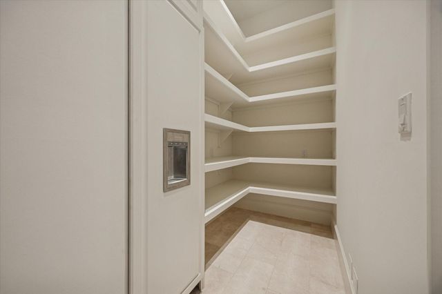 318 Knipp Road, Houston, TX 77024