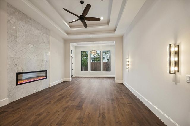 318 Knipp Road, Houston, TX 77024